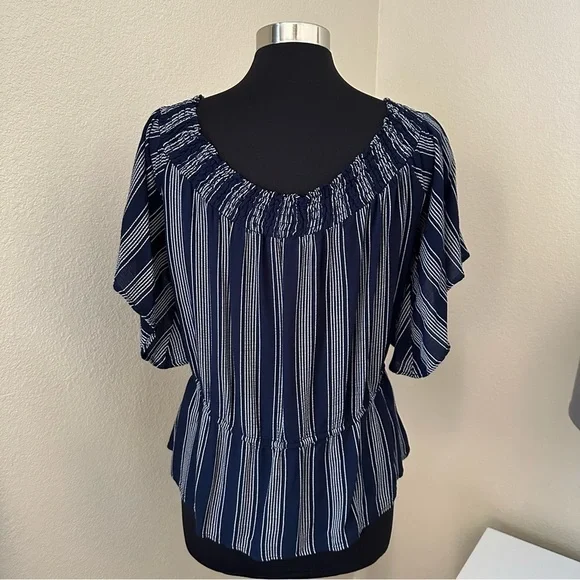 Abercrombie & Fitch off the shoulder Crop Navy blue striped blouse Size L - Picture 10 of 14